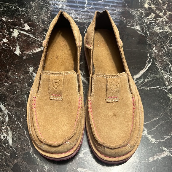 NWT ARIAT Women’s slip ons size 6 - Picture 2 of 6